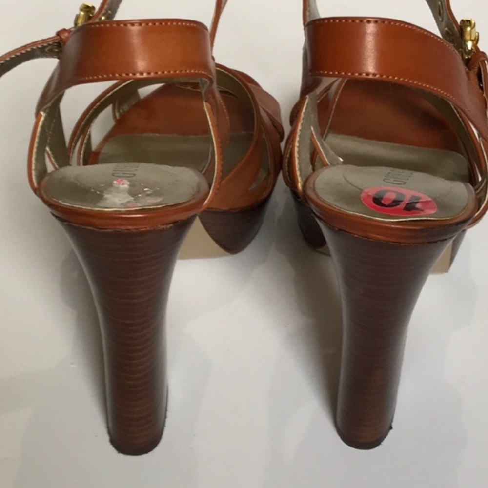 Guess Sandle - Picture 3 of 4